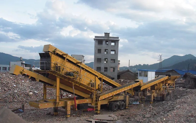 云南昆明建筑垃圾破碎篩分生產(chǎn)線