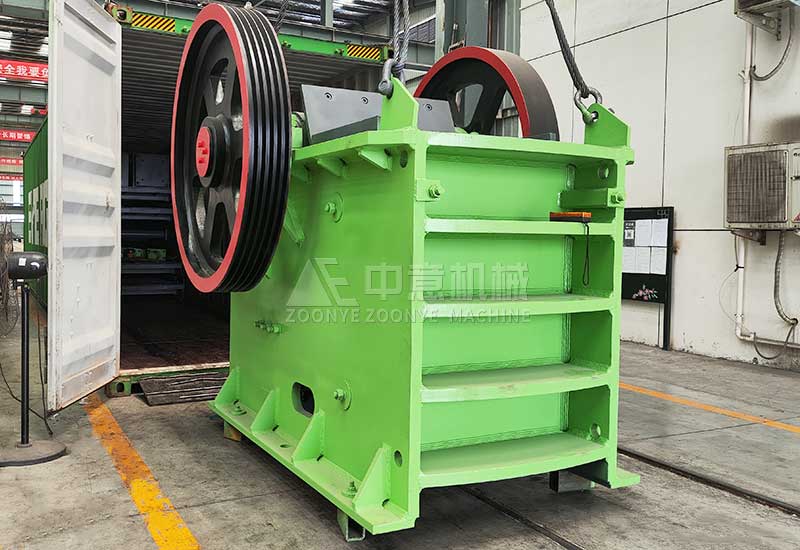 鄂式破碎機.jpg 鄂式破碎機